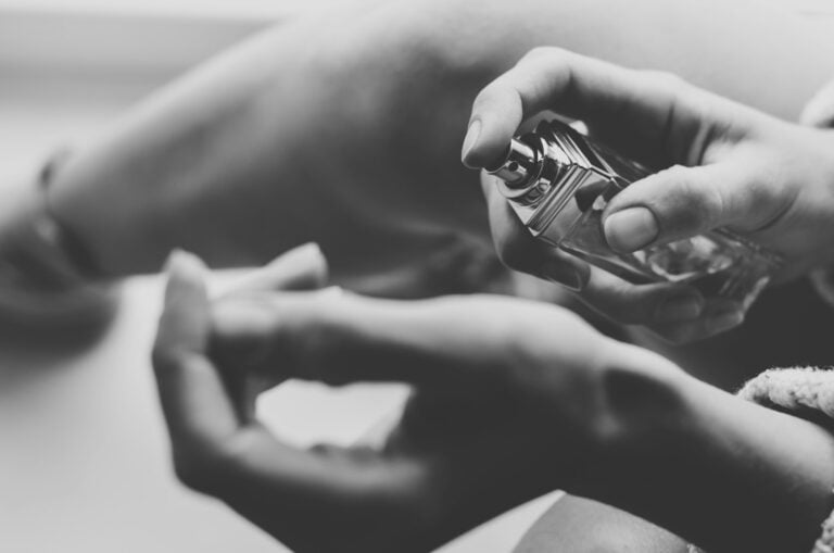 استكشاف توليفات العطور الفريدة للرجال والنساء